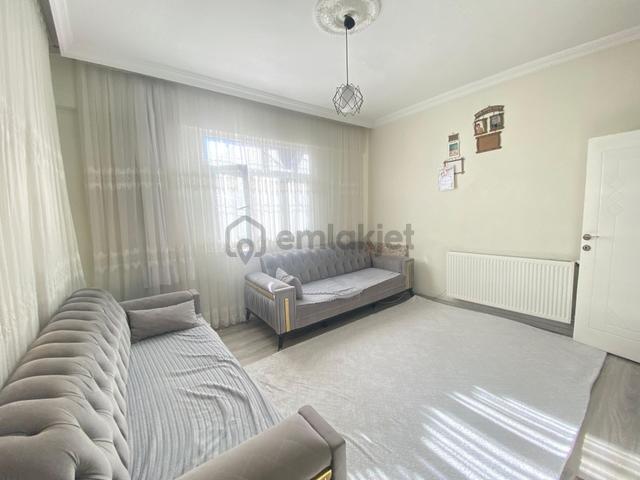 Makro Life Gayrimenkul'den Koşuyolu Parkı Karşısı Cadde Üzeri 2+1 Bakımlı Daire 5