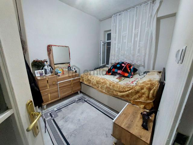 Gaziosmanpaşa Karayolları De Acil Satılık Toprak Tapulu Kot 2 Balkonlu 1+1 60 M2 4