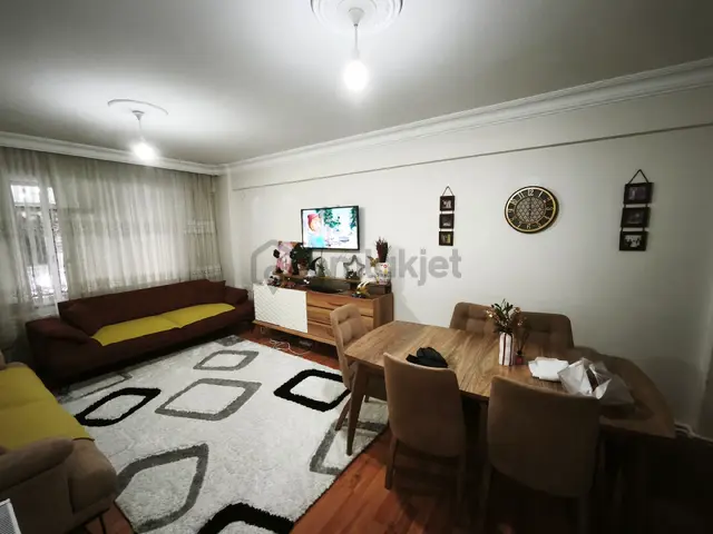Edremit Cumhuriyet Mahallesinde Satılık Yatırımlık Geniş Daire Edremit Cumhuriyet Mahallesinde Satılık Yatırımlık Geniş Daire