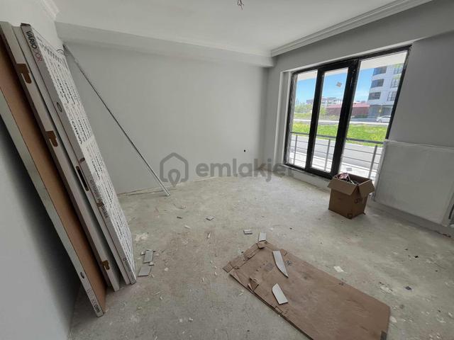 Yağmur Emlaktan Satılık Merkezi Konum Sıfır 1+1 Daire 3