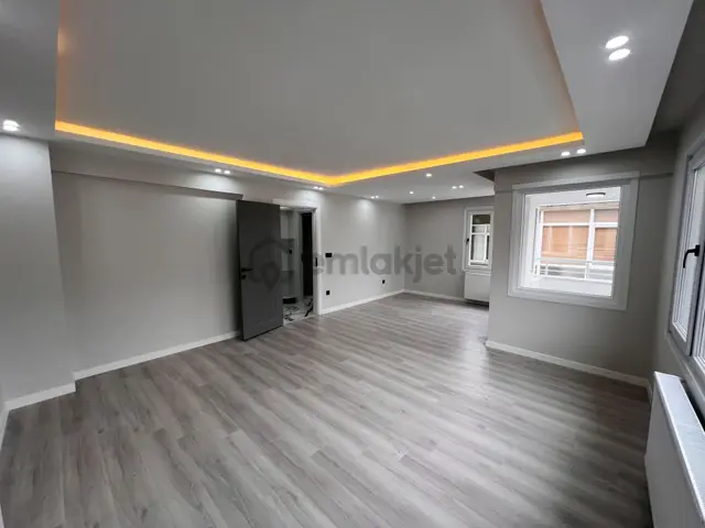 Kaçmaz'dan Galipbey Caddesi Üzerinde Katta Tek Lüx Dekorlu 2+1 2