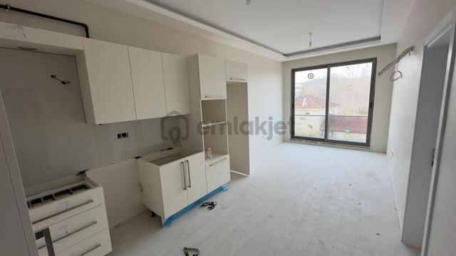 Safranyolunda Karatepe Cami Yanında 1+1 Daire 4