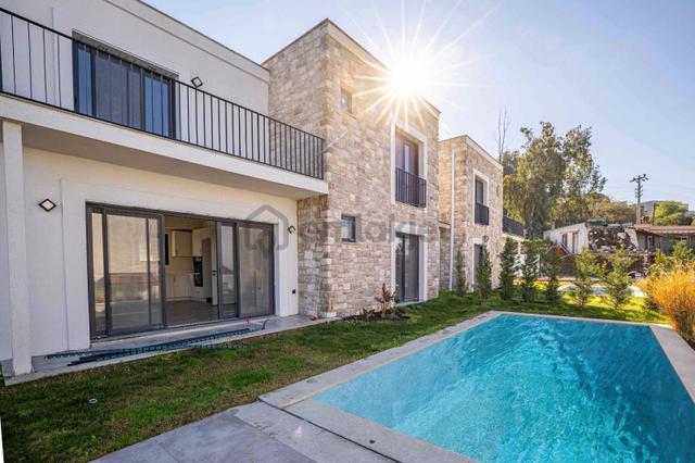 Milas Bodrum Dörttepe’de Özel Havuzlu, Doğa Manzaralı İkiz Villalar 1