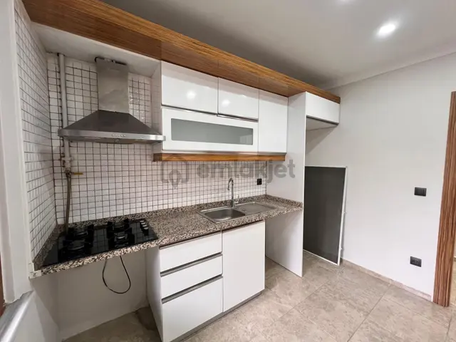 Kaçmaz'dan Bostancı Sporiumda 8 Yıllık Ayrı Mutfaklı Lüks 2+1 5