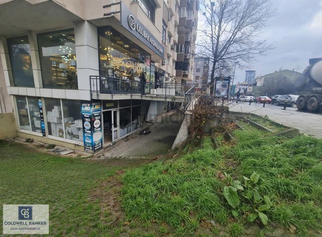 Libadiye Caddesi Üzerinde Satılık Dükkan 4