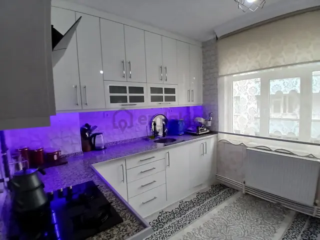 Akçay Emlak'tan Akşehir Cumhuriyet İlkokulu Yanında Bakımlı Doğalgazlı Ara Kat Satılık 2+1 Daire 3