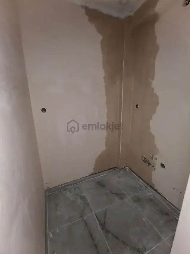 Toplama Merkezine Yürüme Mesafesinde Ofis İçin Uygun Satılk Sıfır 2+0 Daire 5