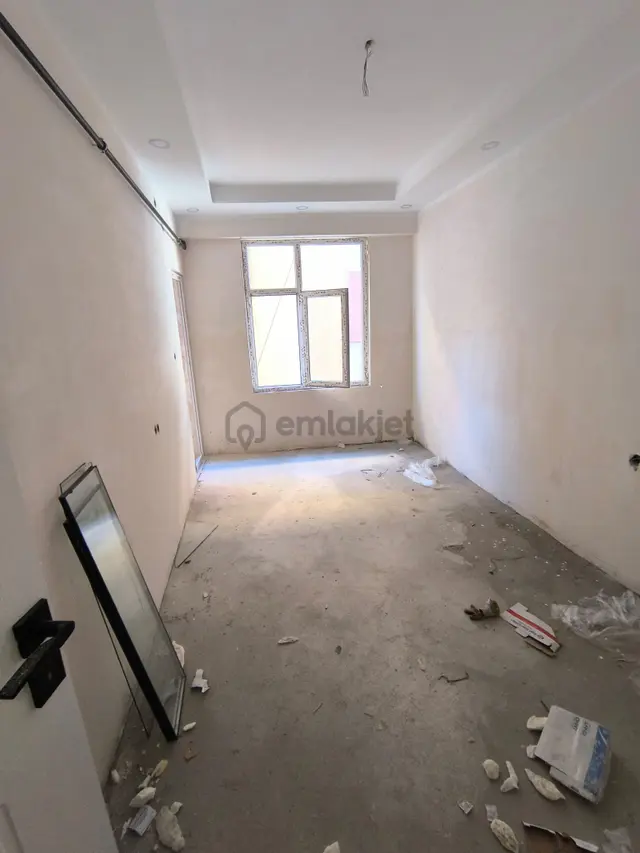 Toplama Merkezine Yürüme Mesafesinde Ofis İçin Uygun Satılk Sıfır 2+0 Daire 2
