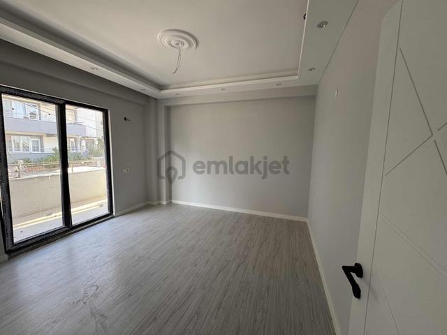 Balnovadan Sağlam Zemine İnşaa Edilmiş Satılık 2+0 Daire 5
