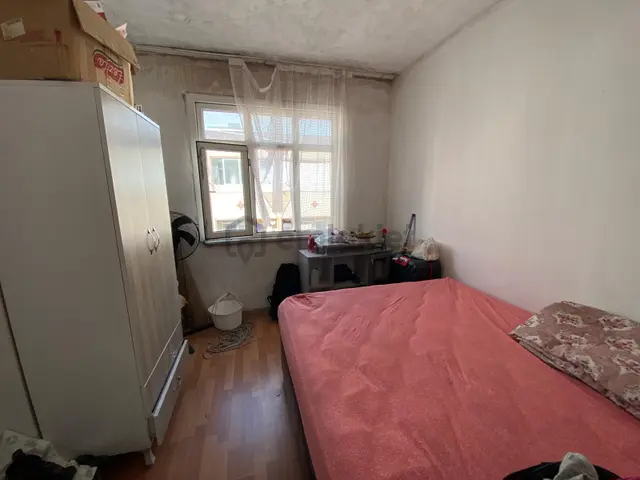 Remax'tan Bahçelievler'de Satılık 2+1 Hisseli Daire 4
