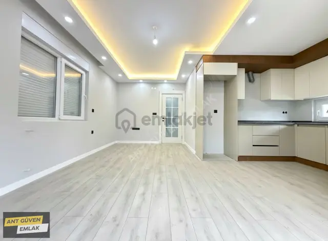 Lüx İşçilikli Devlet Hast. Yakınında 2+1 Kat Genişliğinde Giriş 1