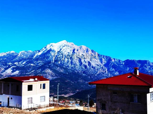 Kar Emlaktan Yenikonacık Efes Sitesi Üzerinde 400 M2 Satılık Arsa 1
