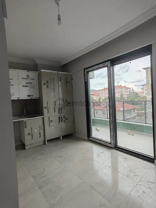 Akçay Emlak'tan Akşehir İstasyon Mahallesi Perşembe Pazarı Altında Satılık Sıfır 2+1 Daire 3