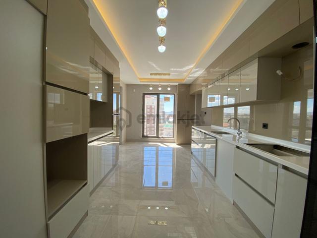 Nasip'ten Satılık Masrafsız Site İçerisinde Lüx 4+1
