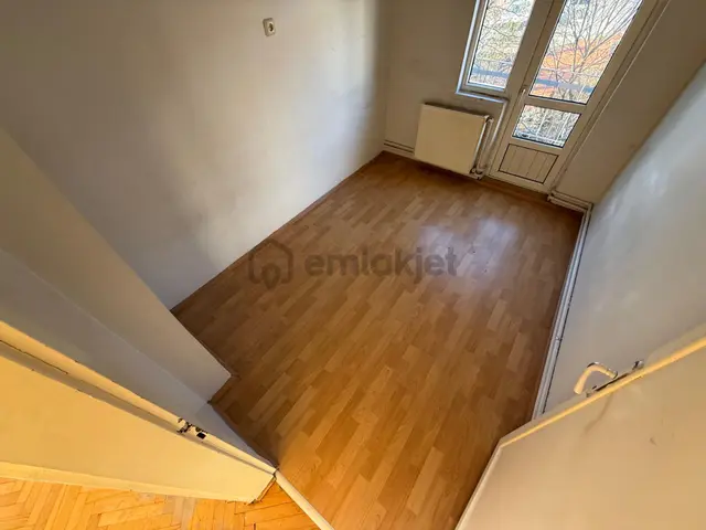 Atış Caddesi Yakını Katta Yapılı 3+1 4