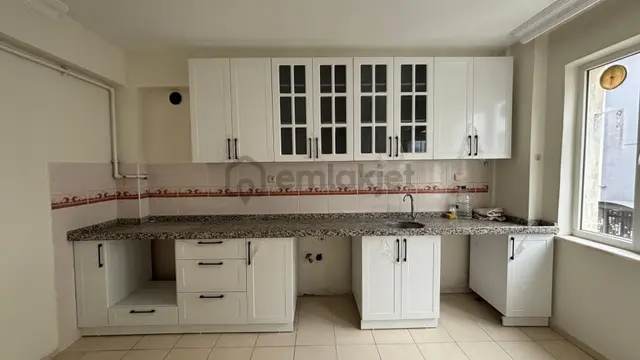!!recep Ümit Emlak'tan Büyükdere Mahallesinde Atatürk Bulvarı Yakınında Extra Geniş 4+1 Daire!! 2