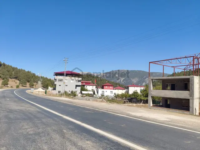 Kar Emlaktan Akçatekir Nohutlukta 675 Metrekare Satılık Arsa 3