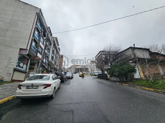 Kıraç - Beylikdüzü Cadde Üzeri 120 M² Kiralık Masrafsız Dükkan ! 2