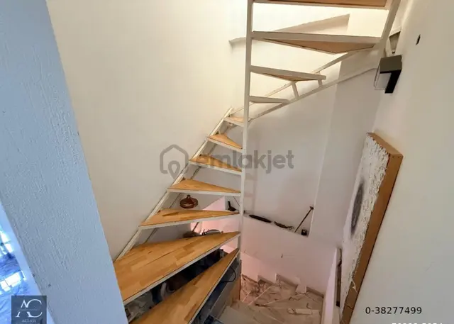 Aclass'dan Kusadası Çarşı İçerisinde Sahıle 50 M -satılık Masrafsız 3 Katlı İş Yeri (takasa Açık ) 4