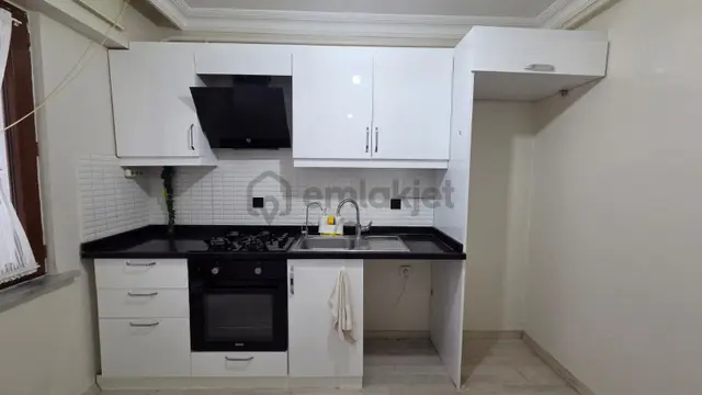 Kırklareli Merkez Karakaş Mah. Masrafsız 2+1 Ara Kat 1