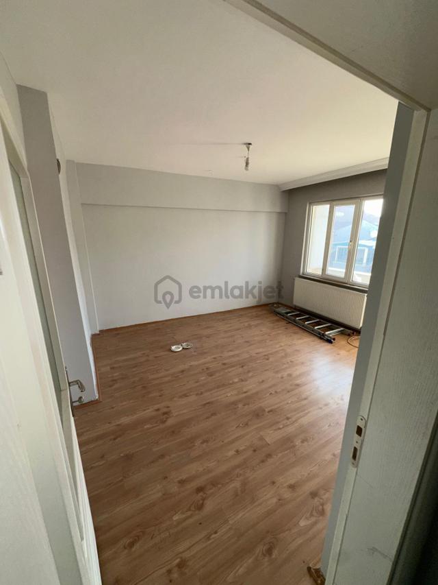 Bursa İnegöl Kemalpaşa Mah 105m2 4.kat 33yıl Kat Sayısı 5 Boş K.mülkiyeti K.uygun Satılık Daire 4