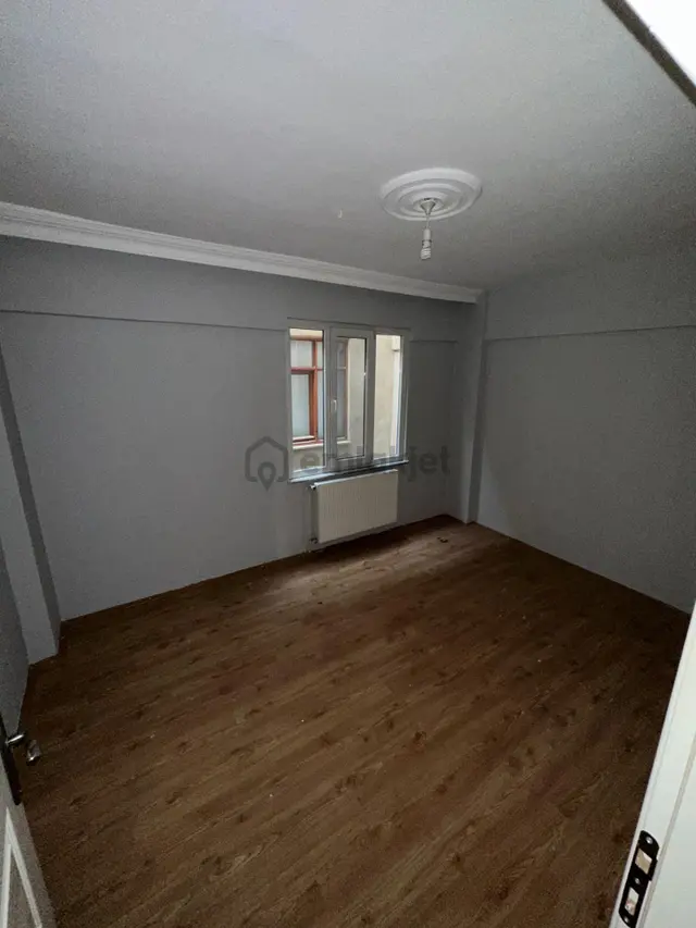 Bursa İnegöl Kemalpaşa Mah 105m2 4.kat 33yıl Kat Sayısı 5 Boş K.mülkiyeti K.uygun Satılık Daire 5