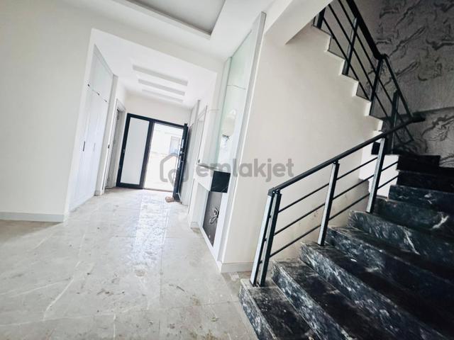 Takasa Açık Taşınmaya Hazır 450 Evlerde Dublex 6+1 Villa 4