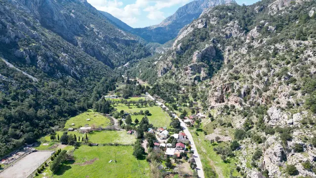 Joker: Çiftlik Koyu Denize 300 Metre Yakınlıkta Satılık Tarla 4