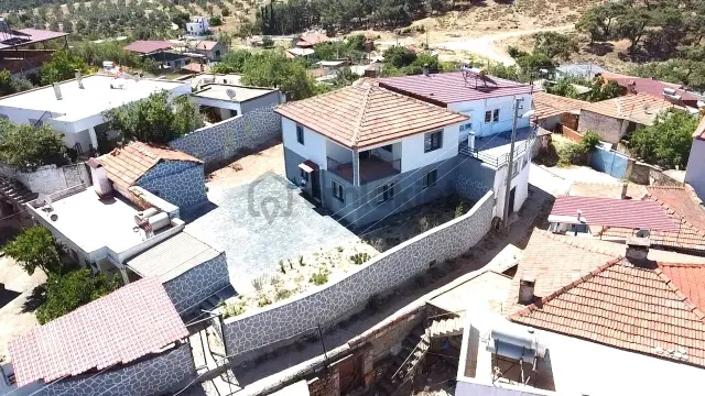 🔴 Aktiften Pelitköyde Geniş Bahçeli Satılık 3+1 Müstalik Ev 1