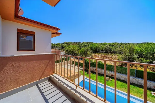 Antalya Kaşta Havuzlu Ve Otoparklı Eşyalı Müstakil Villa |tekce 2