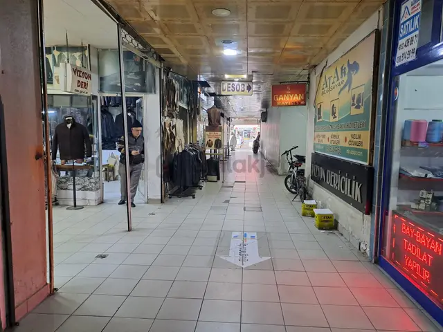 Spor Sokakta Pasaj İçi Satılık 40m2 Dükkan 3