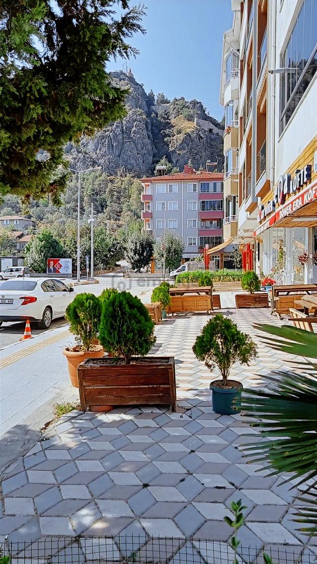 Sıla Gayrimenkulden Tam Şehir Merkezinde 4+1daire Dükkan Hisseli 4