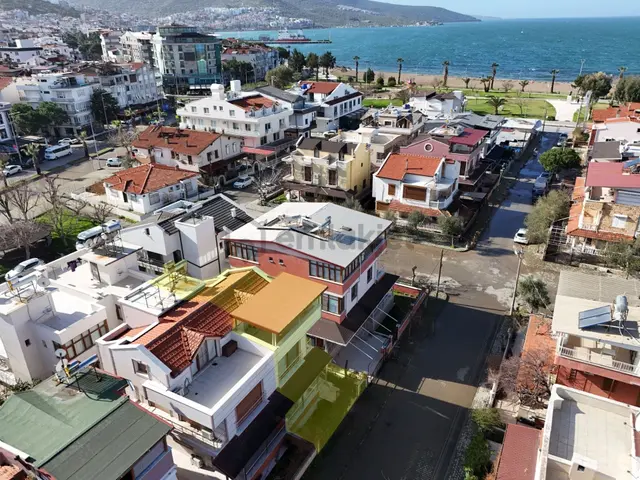 Startkey'den Dikili Merkez'de Denize 100 Metre Satılık 3+1 Villa