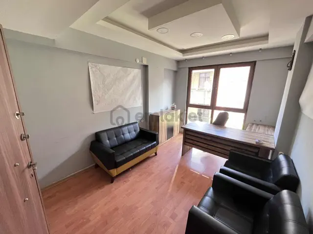 Çarşı Merkezde Eşyalı 2.kat Kiralık Büro Ofis !! 2