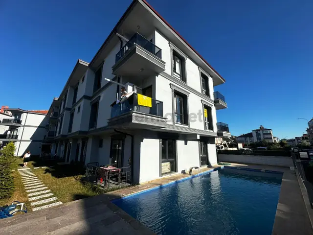 Karasu'da Sahil Merkezde Yatırım Fırsatı Sunan 2+1satılık Daire 1