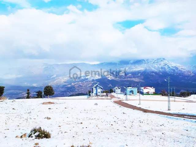 Kar Emlaktan Yenikonacık Bozkırlı Mevkiinde 360 M2 Satılık Arsa 5