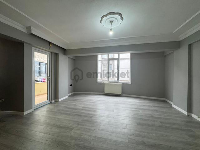 Karasuda Ulaşımı Kolay, Değer Kazanan Bölgede 2+1 Satılık Daire 4