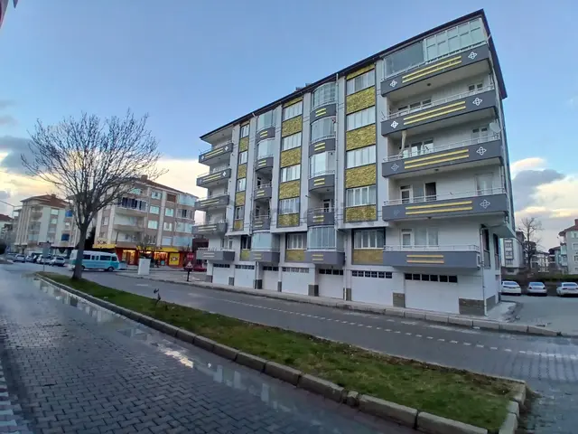 Akçay Emlak'tan Akşehir Koşuyolu Şok Market Yanında Tapulu Satılık Garaj 5