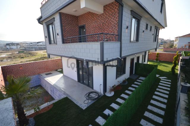 Sakarya Kocaali'de Deniz Manzaralı Havuzlu 3+1 Villa 4