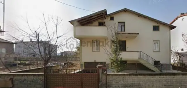 Satılık Bahçeli Müstakil Ev 1