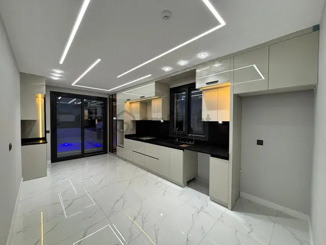 Efeler’de 300 M² Arsa İçinde Ultra Lüks 4+1 Özel Havuzlu Villa 5