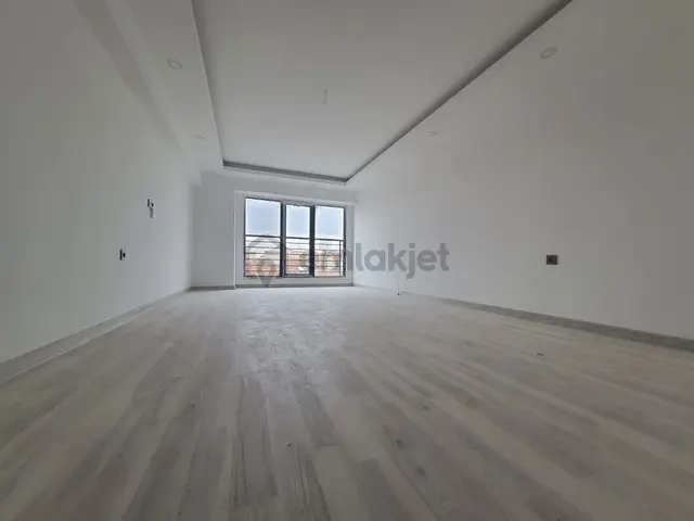 Kent'ten Mutlu Mahallesi Cadde Üzeri Sıfır 3+1 Fırsat Daire!!! 1