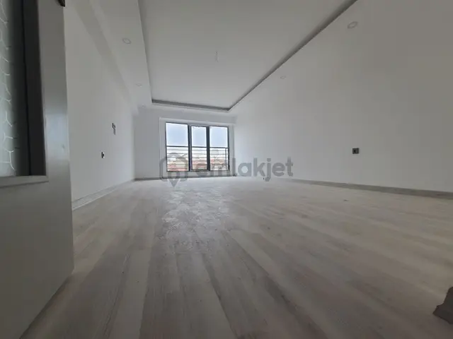 Kent'ten Mutlu Mahallesi Cadde Üzeri Sıfır 3+1 Fırsat Daire!!! 2