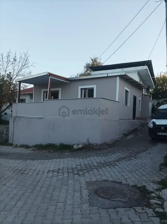 İzmir Torbalı Gold Emlaktan Satılık Bakımlı Köy Evi 1