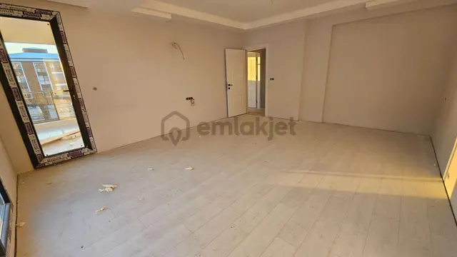 Göçmen Gayrimenkul'den Yeşil Mah.2+1 Sıfır Lüks Satılık Arakat 2