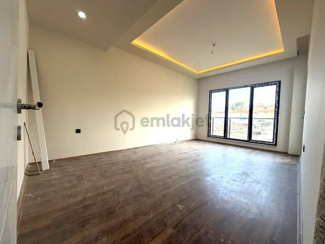 𝄞melodi'den Karaağaç'ta Otoparklı Sitede Ön Cephe Ayrı Mutfaklı Yeni Tasarım 2+1 Daire 4