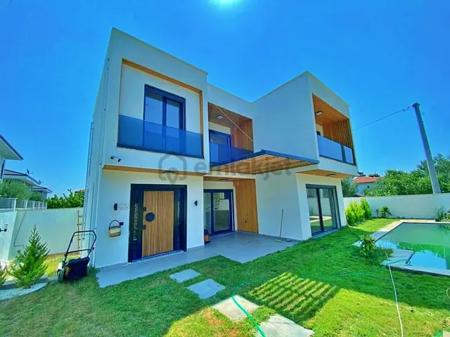 Uytun'dan Güre'de Sauna Yüzme Havuzlu Ultralüx 5+1 Satılık Villa 1