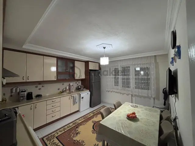 Ender Uysal Gayrimenkulden Fatih De Migrosa Yakın 3+1 Satılık Masrafsız Arakat Daire.. 2