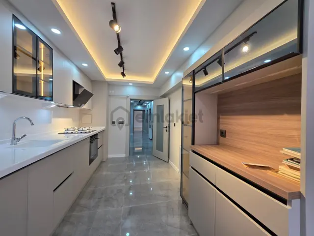 Etimesgut İstasyon Mahallesinde 3+1 Geniş Full Yapılı Lüx Daire 1