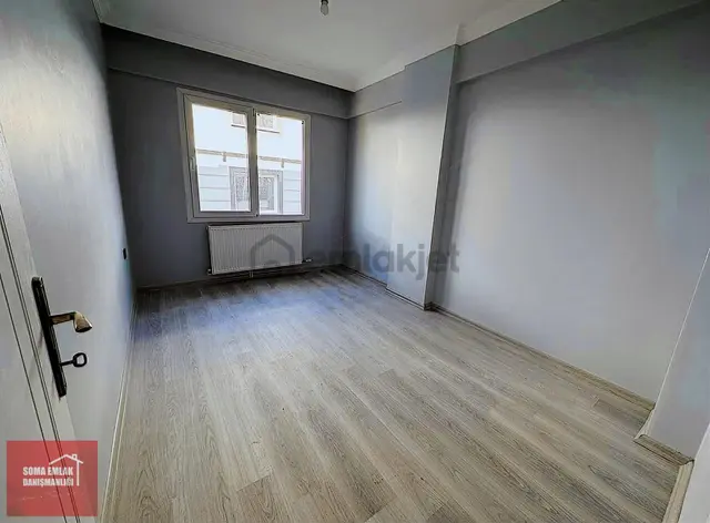 Soma Emlak* Satılık Sıfır 2+1 Önü Açık Kullanışlı Daire !
